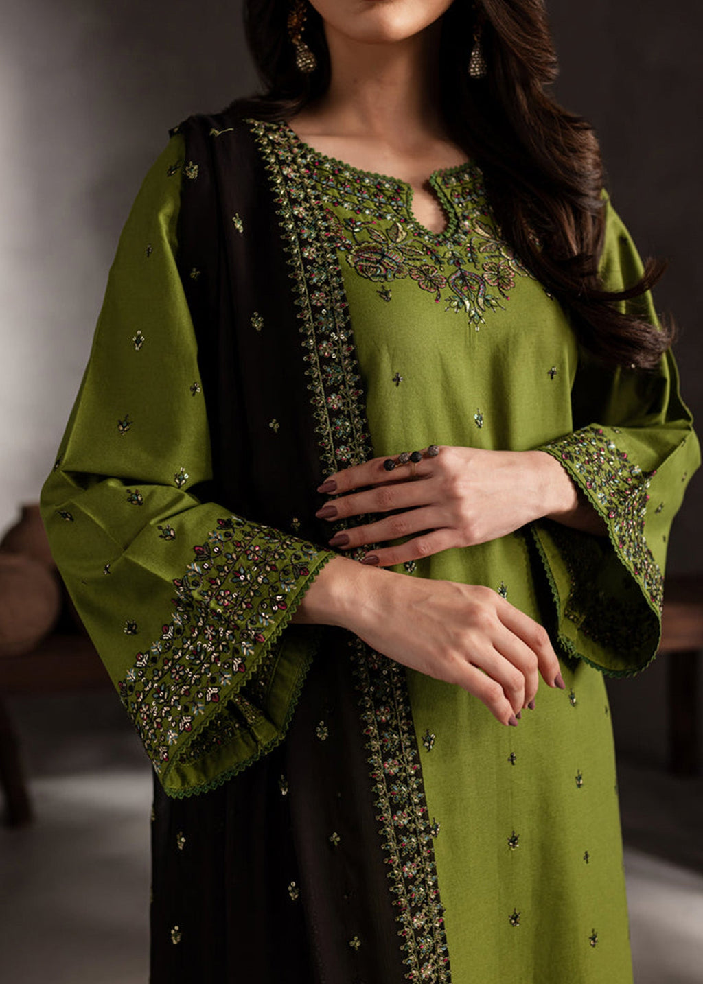 Ezzah 3pcs - Embroidered dress