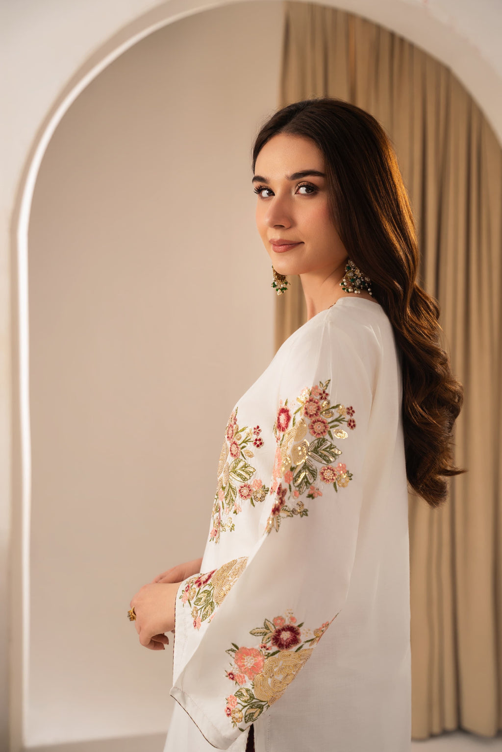 ALAYA Embroidered 2 pc