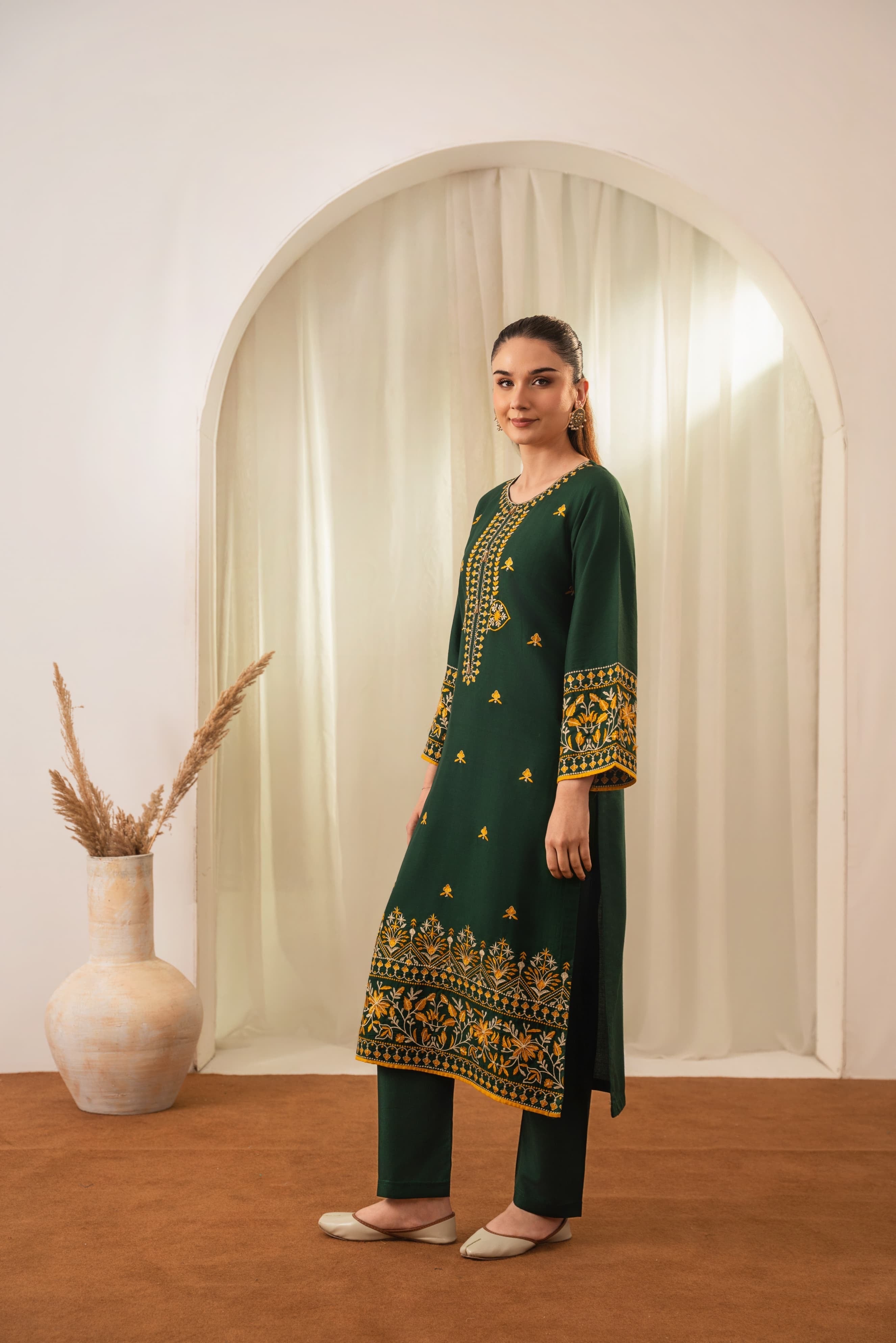 GLAMOUR GRACE embroidered 2 pc