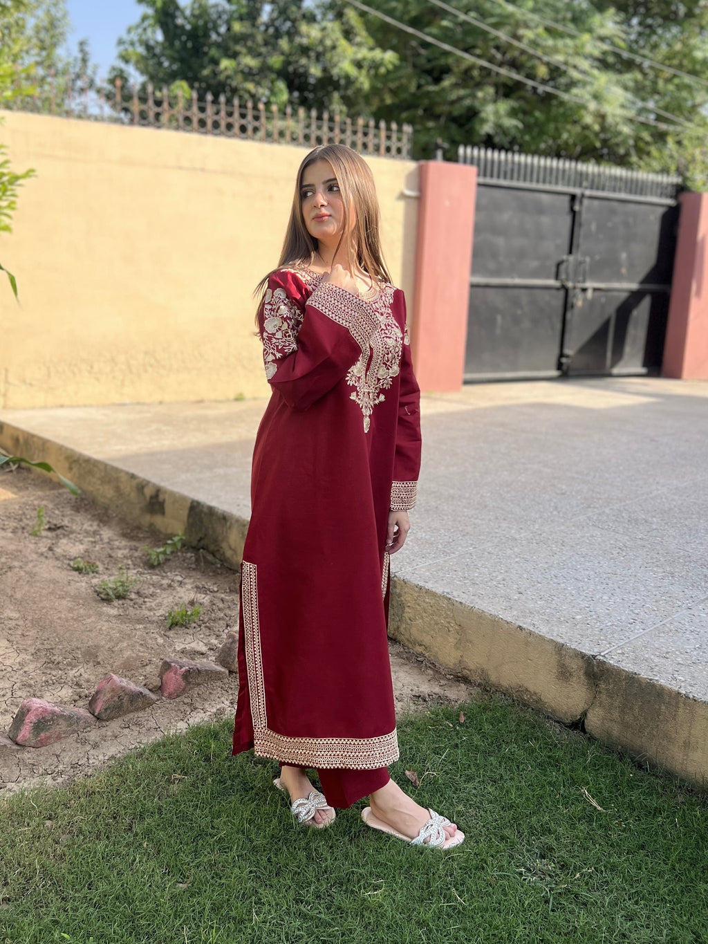 LAIBA Embroidered 2 pc Set