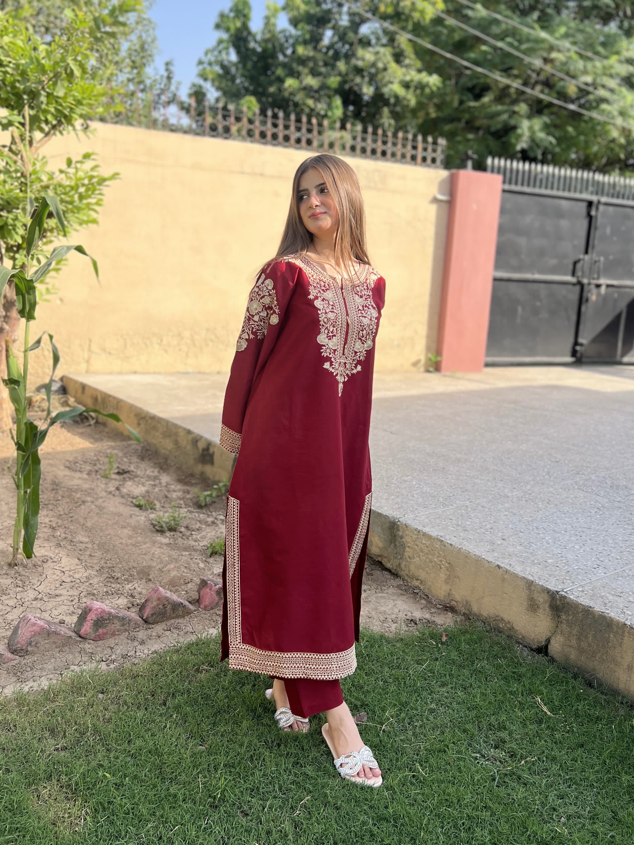 LAIBA Embroidered 2 pc Set