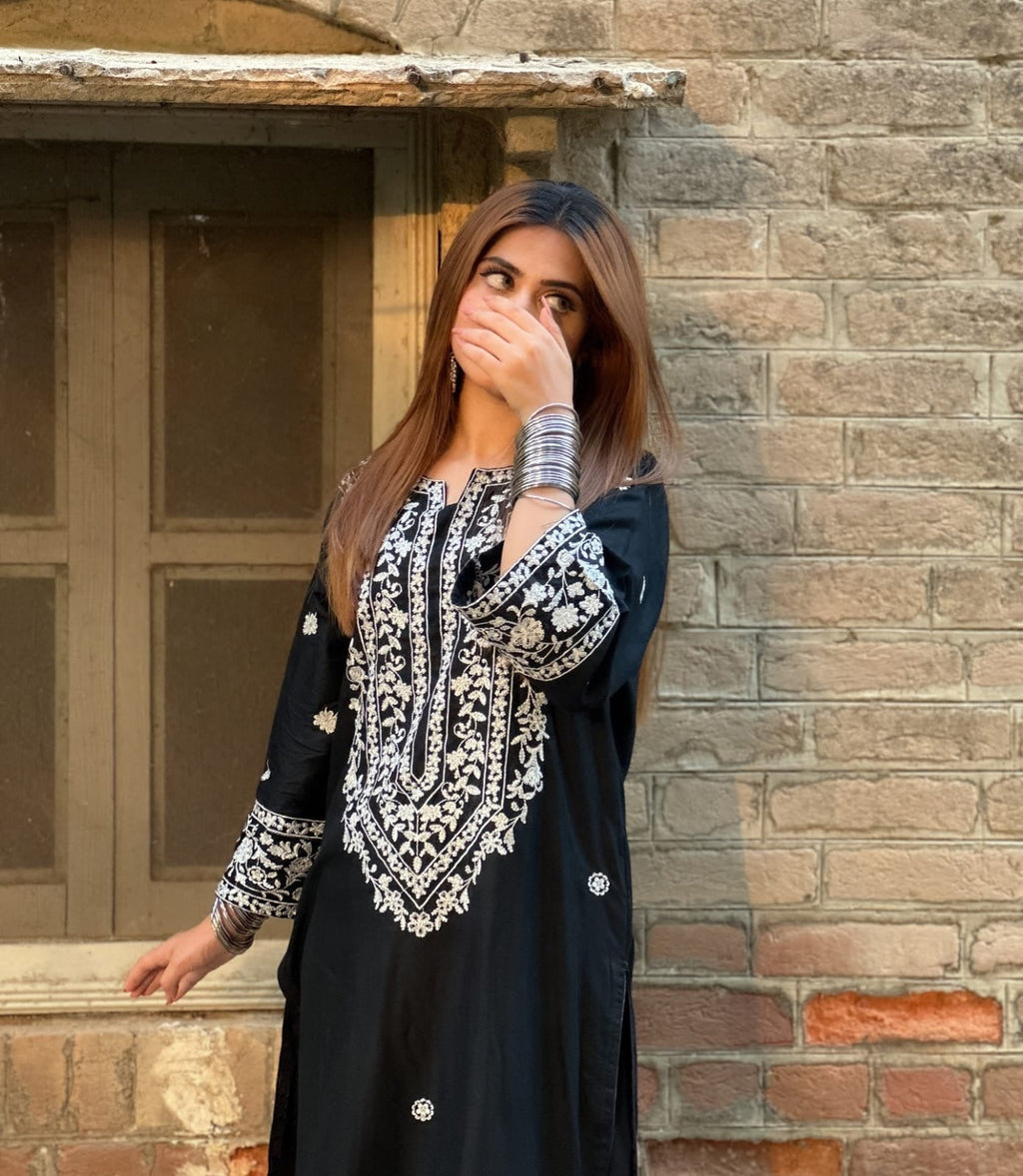 Erina Embroidered - 2 pieces