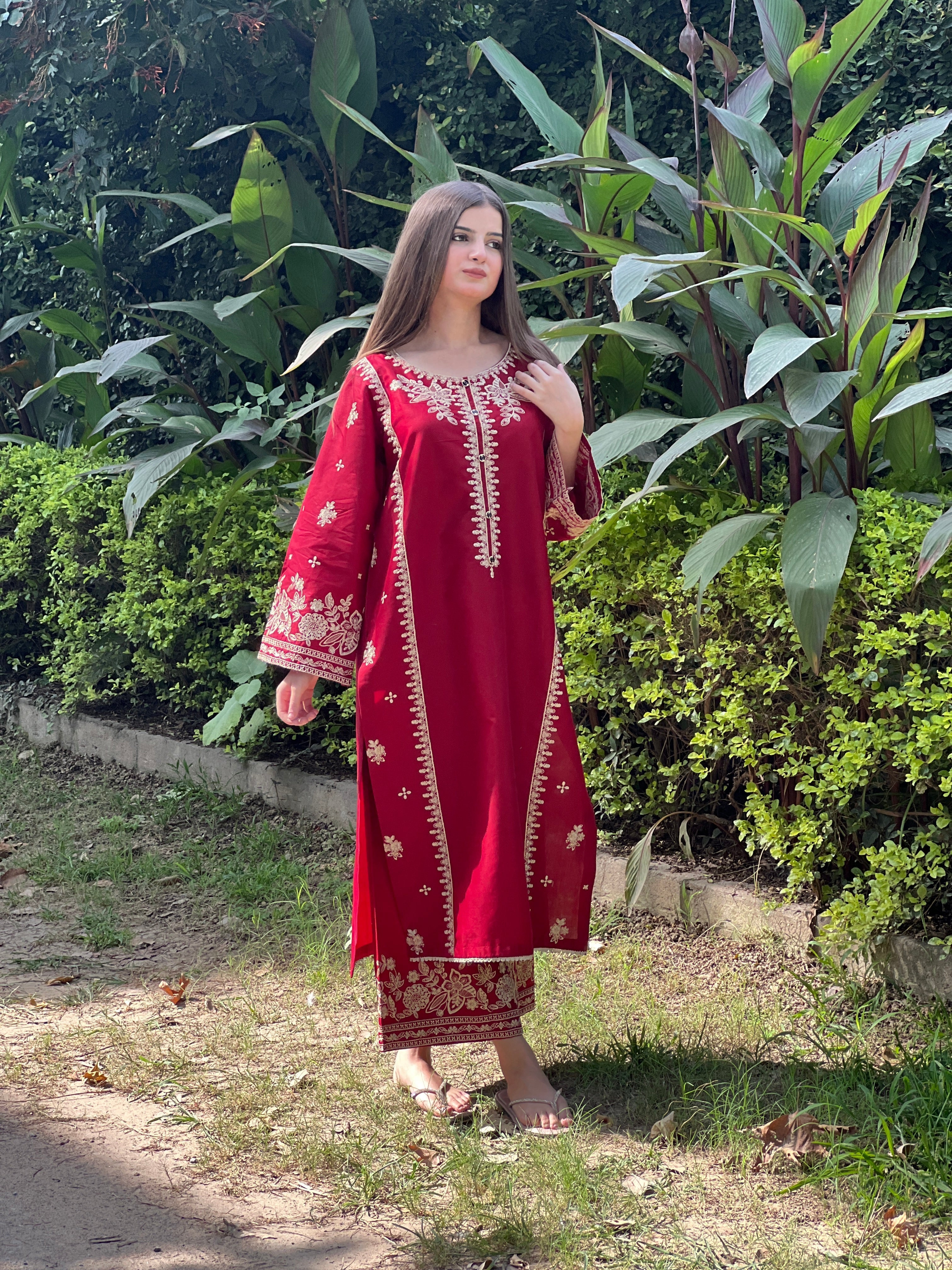 SAJNI Embroidered 2 pc Set