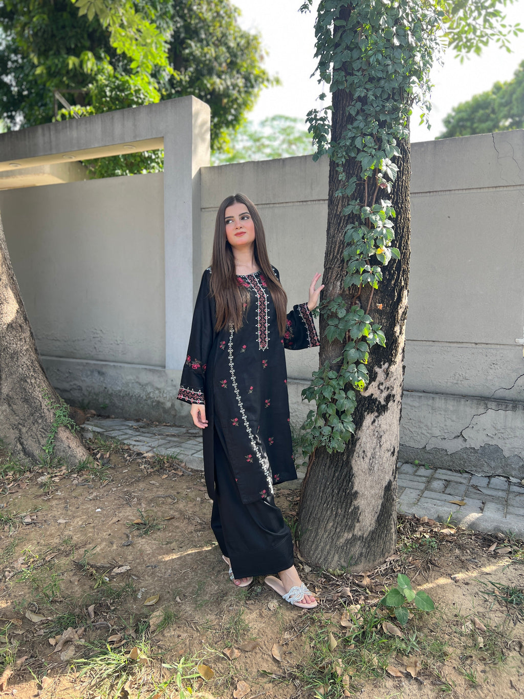 GULAAB Embroidered 2 pc with Farshi shalwar