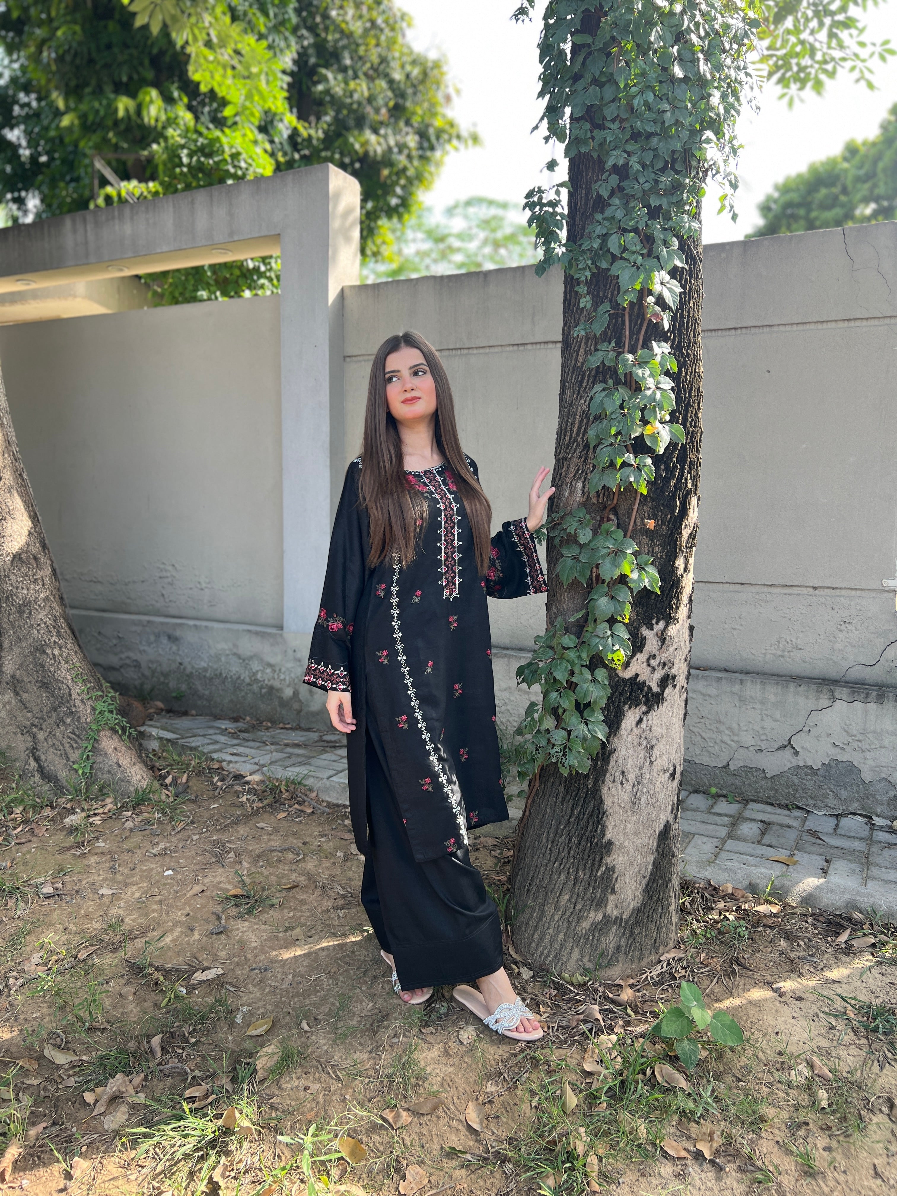 GULAAB Embroidered 2 pc with Farshi shalwar
