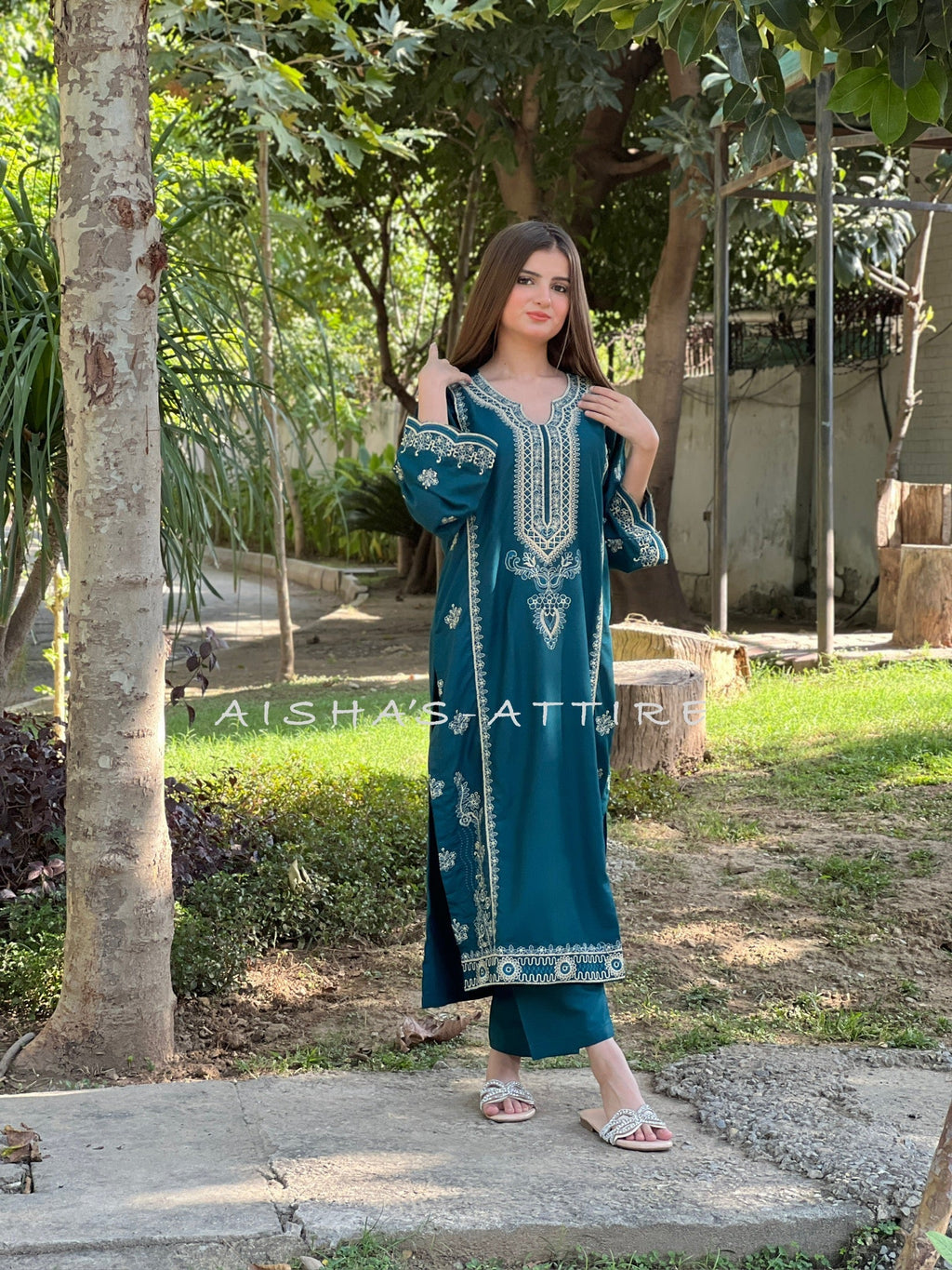 EMARLD GRACE Embroidered 2 pc