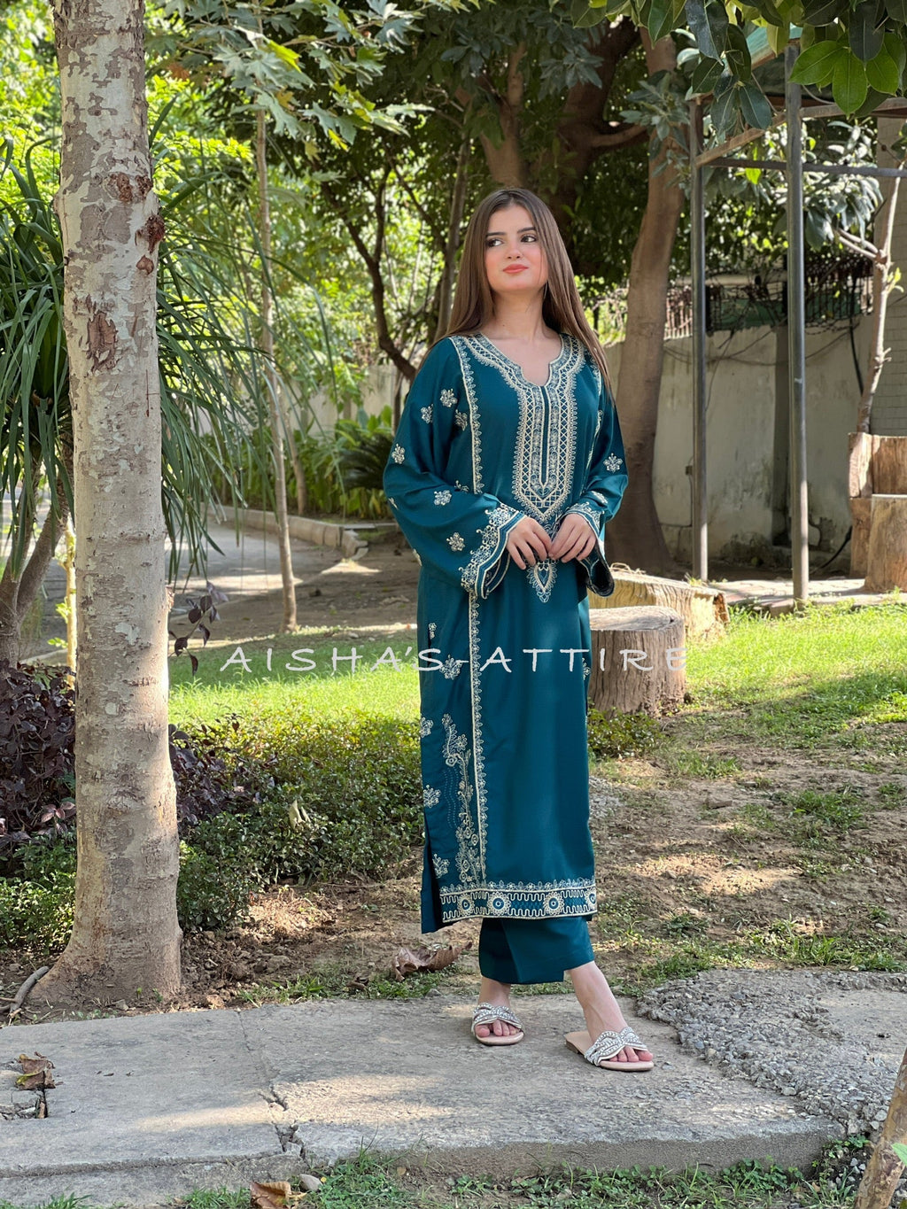 EMARLD GRACE Embroidered 2 pc