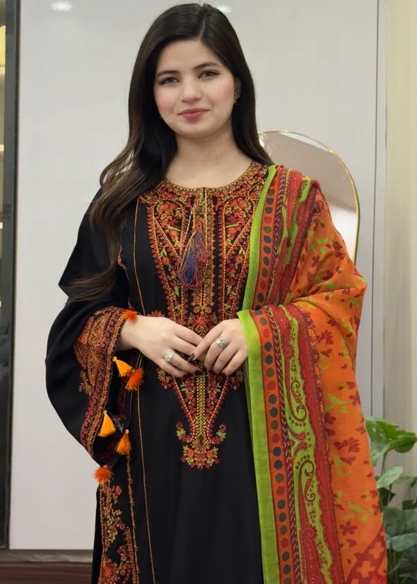 INAYA embroidered 3 pc