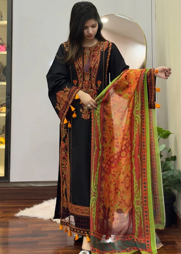 INAYA embroidered 3 pc