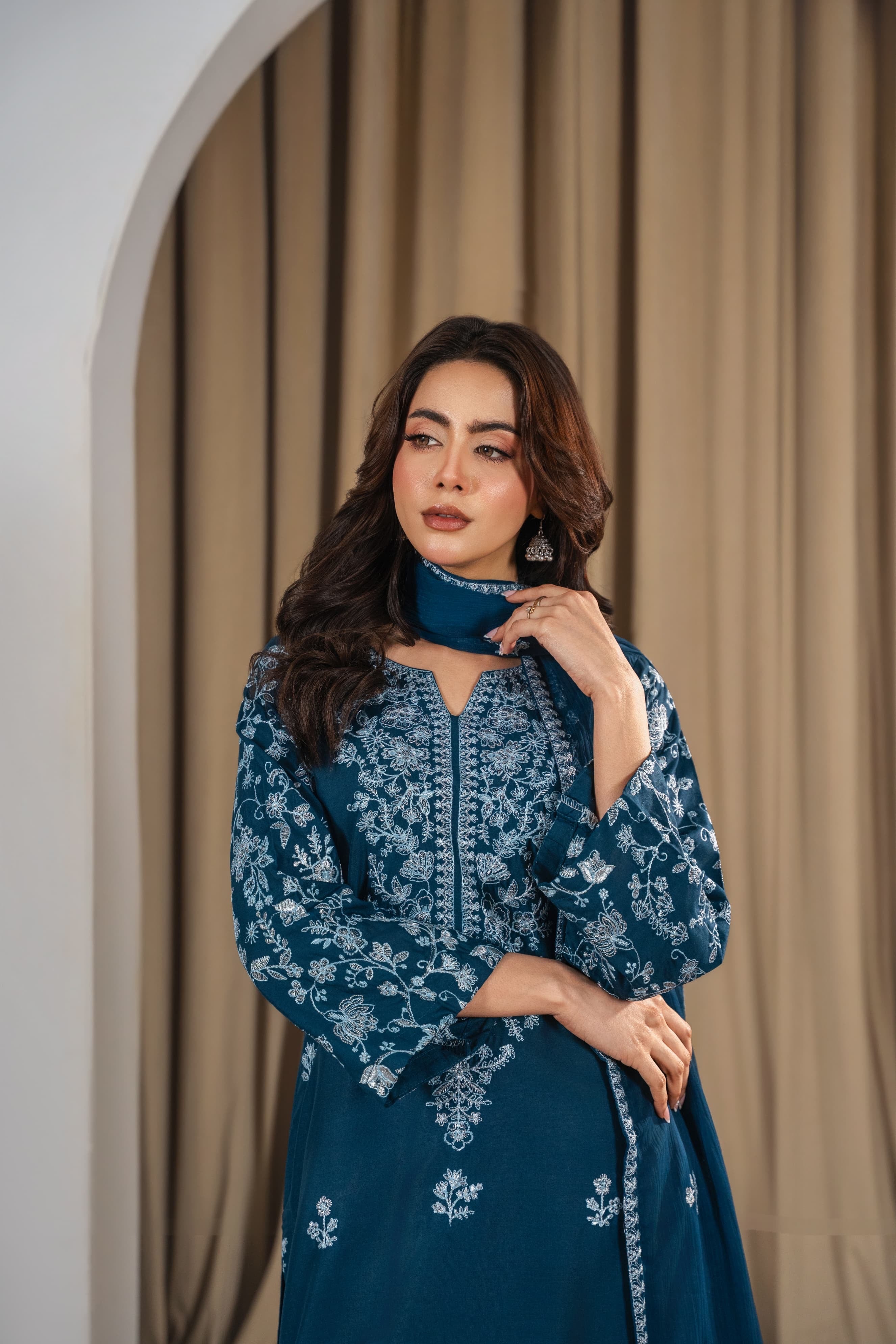 FARI Embroidered 3 pc