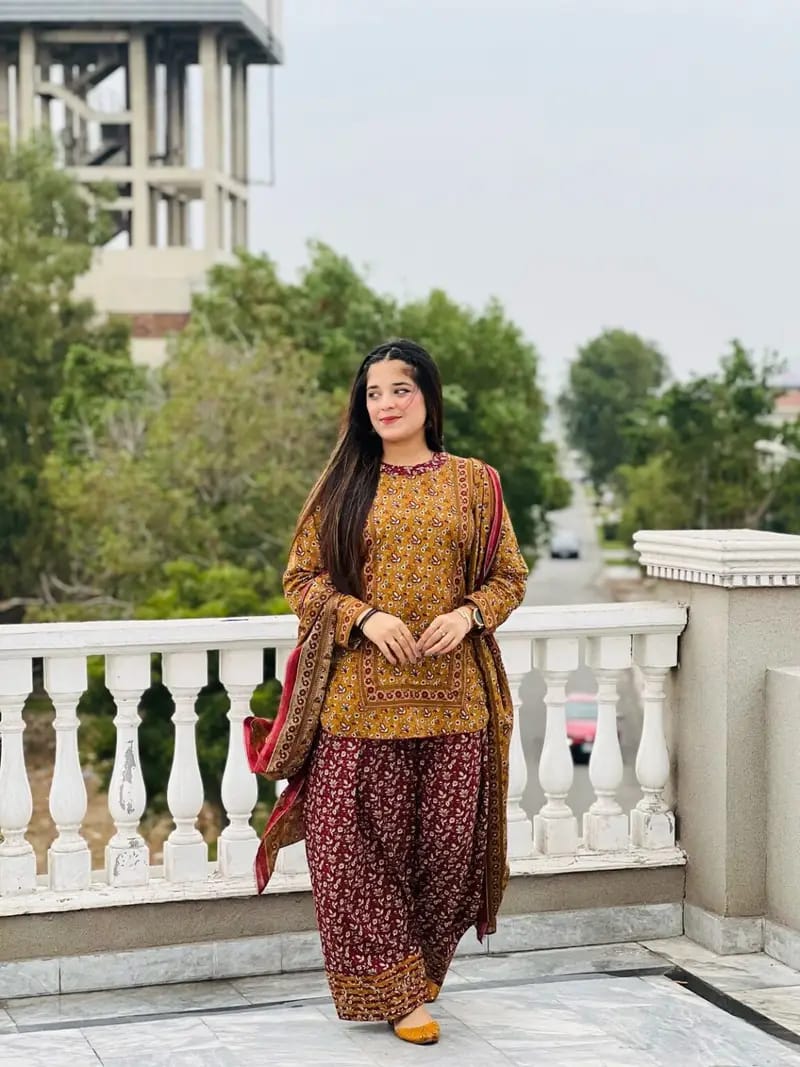 Gulnaaz 3pc Suit With Farshi Shalwar